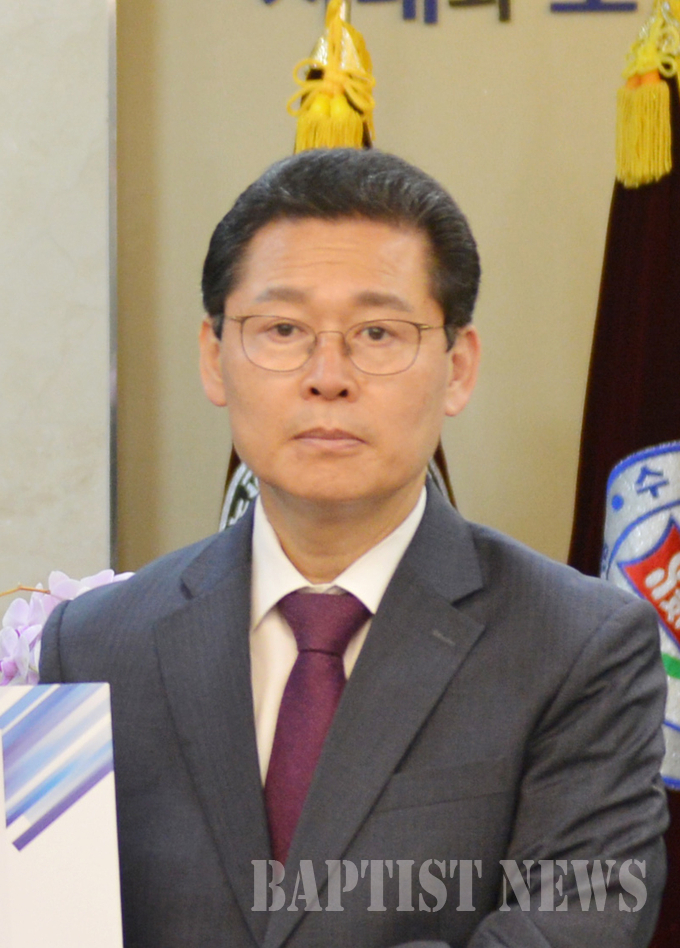 대전은포교회 이욥 목사